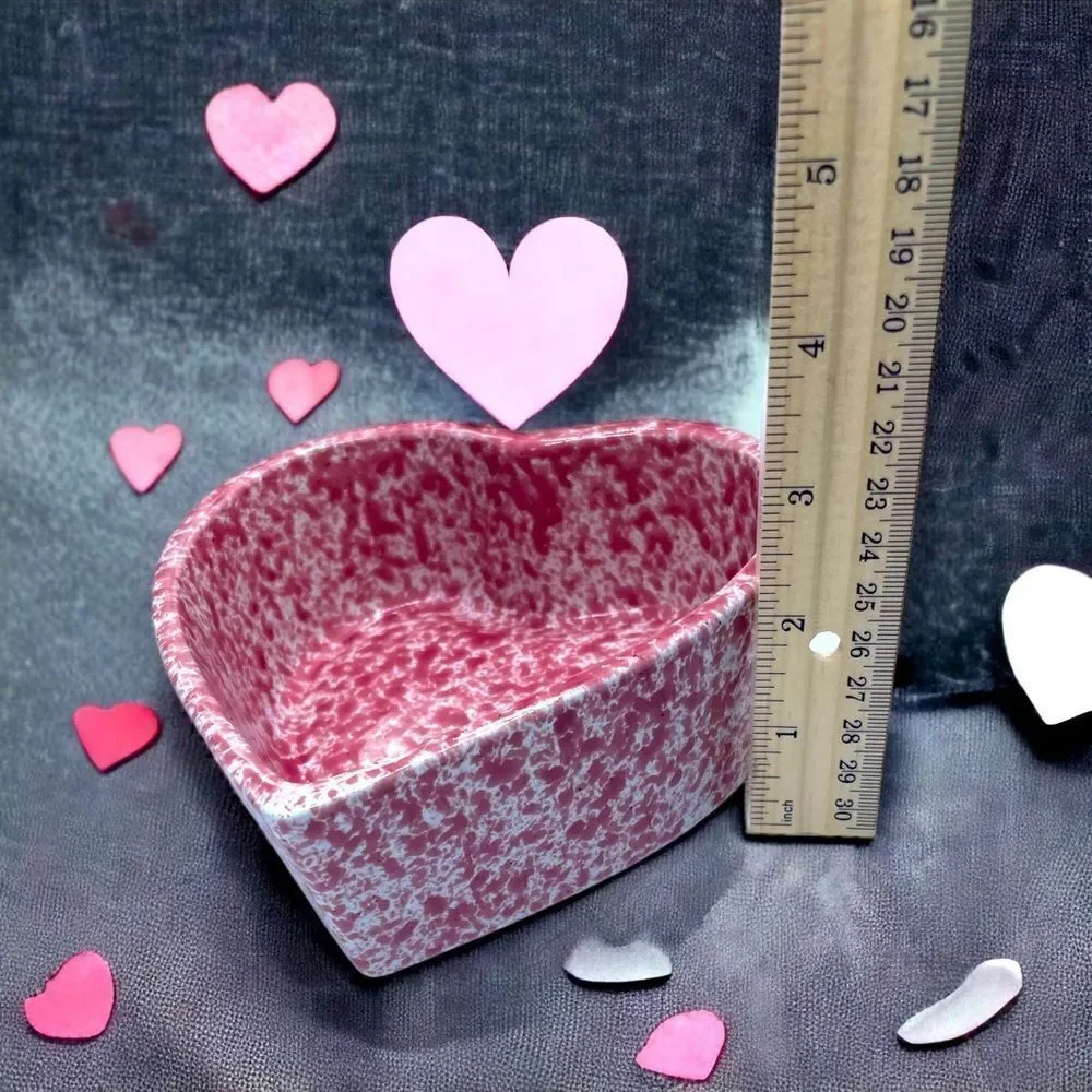 Coche l Heart Shaped Stonewear l Speckled Red & White Heart l Home l Kitchen